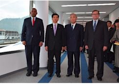 日本大力向美兜售磁悬浮高铁技术 安倍曾亲上阵